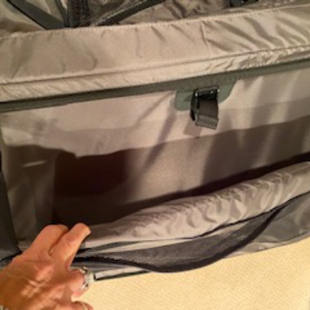 Oversized Tumi travel bag - Picture 4 of 8